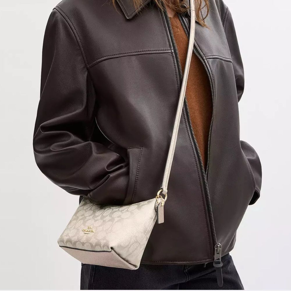 NWT Coach Zip Top Crossbody Bag In Signature Canvas - Picture 6 of 6